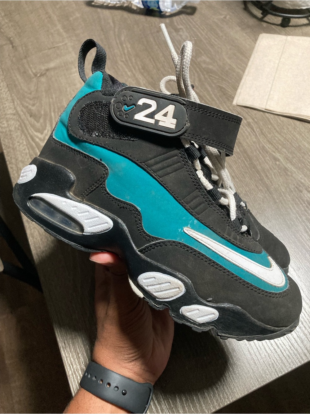 Nike Kids 2.5Y Ken Griffey